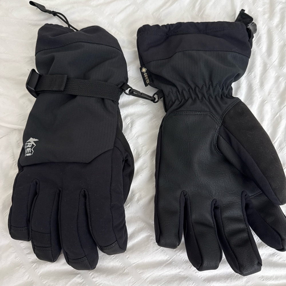 REI Black Gore-Tex Insulated Ski Gloves